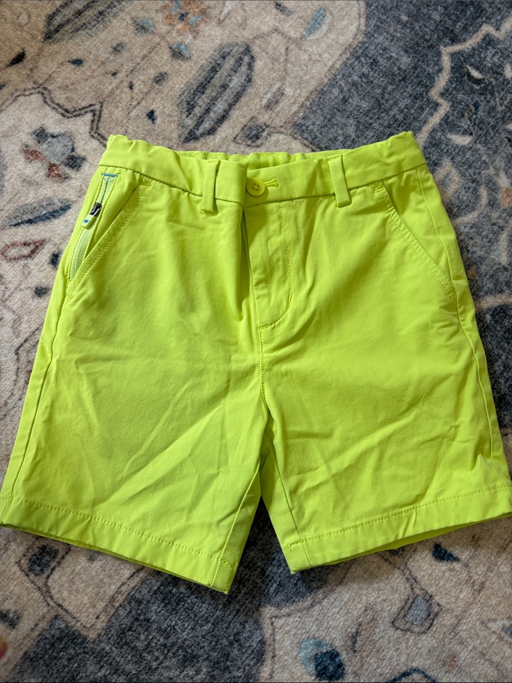 Vineyard Vines boys Neon Lime performance Shorts, size 7
